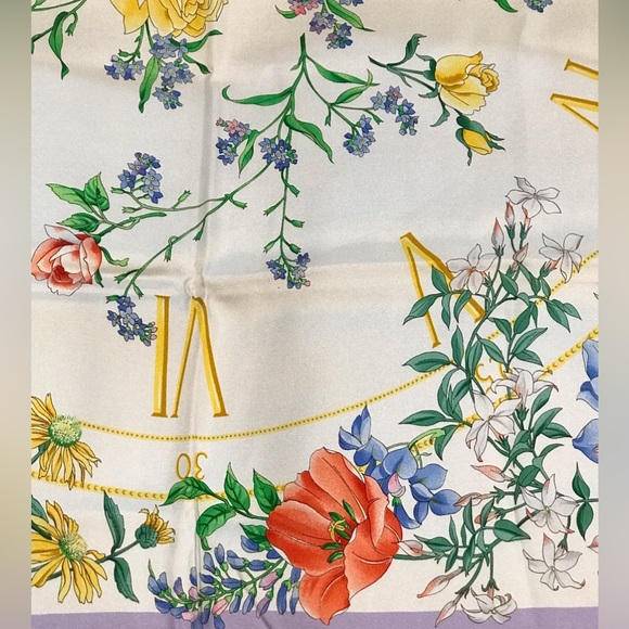 GUCCI Flora Silk Scarf- 35”x 35”😍🌸🌺🔥 - Picture 11 of 17